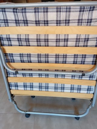 Cama Plegable Metálica con Madera