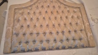 Sillón tapizado estilo clásico de madera
