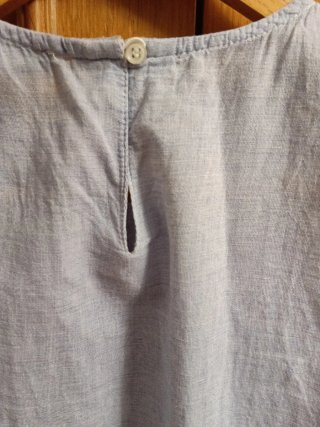 Camiseta sin mangas bordada
