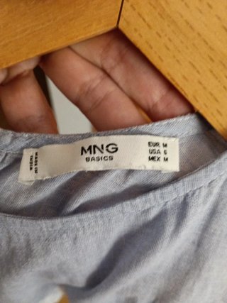 Camiseta sin mangas bordada