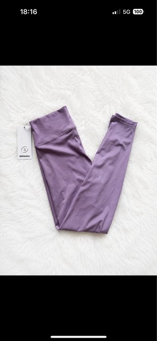 Conjunto Bershka Top y Leggings Morado