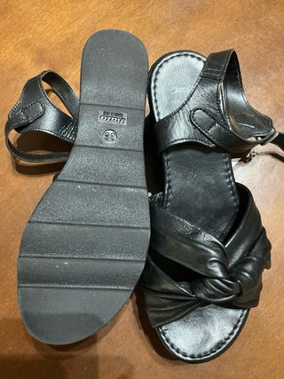 Sandalias Bata Cuña Negras