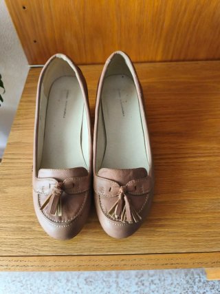 Zapatos tacón beige