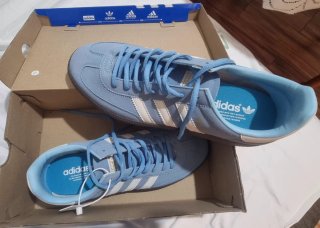 Zapatillas Adidas Celestes y Blancas