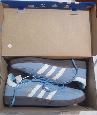 Zapatillas Adidas Celestes y Blancas