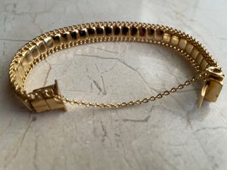 Pulsera dorada eslabones