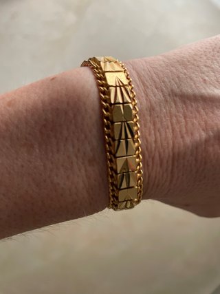 Pulsera dorada eslabones