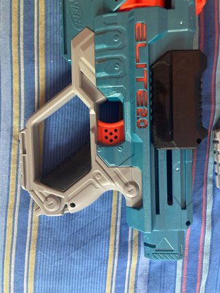2 Pistolas Nerf Elite 2.0 Commander