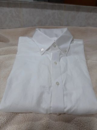 Camisa blanca de algodón