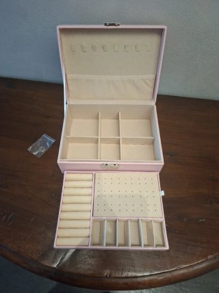 Portagioie rosa con chiave