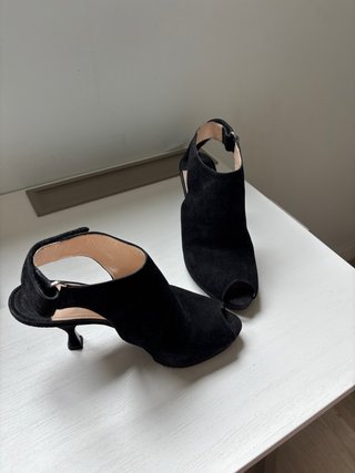 Sandalias Prada Suede Peep Toe Tacón