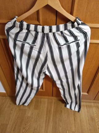 Pantalón de verano rayas blanco y negro