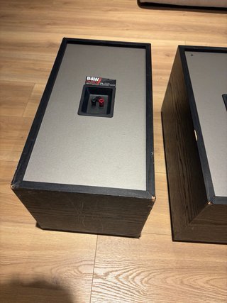 Altavoces B&W DM110 restaurados profesionalmente