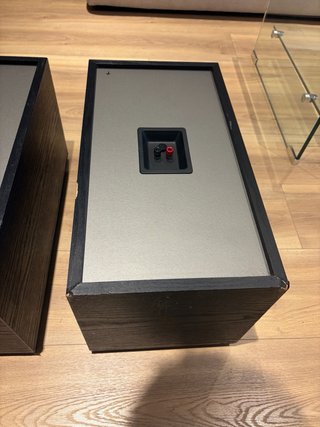 Altavoces B&W DM110 restaurados profesionalmente