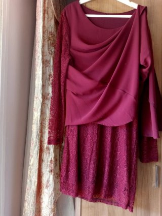 Vestido fiesta morado/rojo encaje