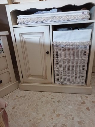 Mueble beige con 5 cestas
