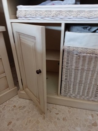 Mueble beige con 5 cestas