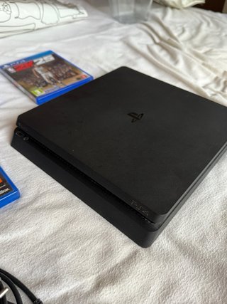 PS4 Slim + 8 Juegos + Mando + Cables + Auriculares