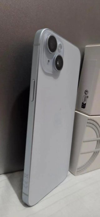 iPhone 15 plus + Cargador USB-C 20W