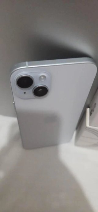 iPhone 15 plus + Cargador USB-C 20W