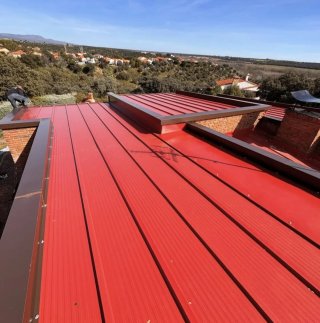 Panel Sándwich Rojo 62€/m² Instalado
