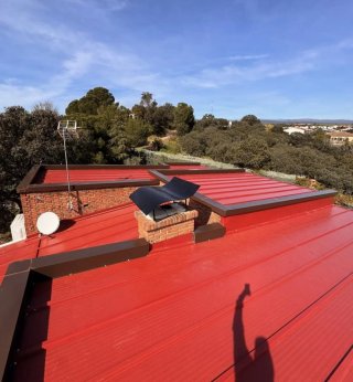 Panel Sándwich Rojo 62€/m² Instalado