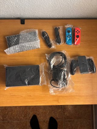 Nintendo Switch Neón con caja - Como nueva
