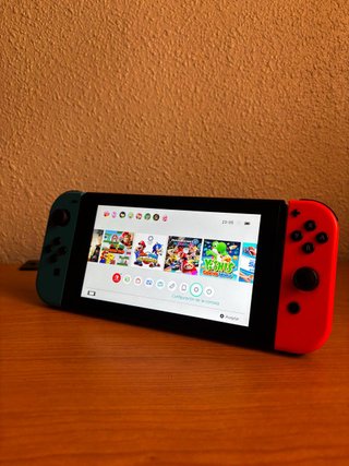 Nintendo Switch Neón con caja - Como nueva