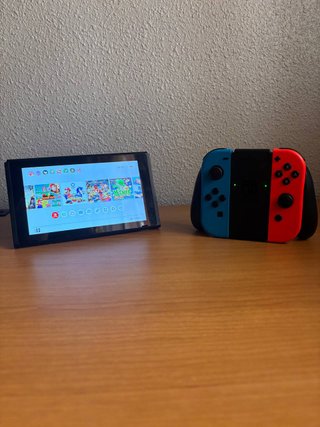 Nintendo Switch Neón con caja - Como nueva