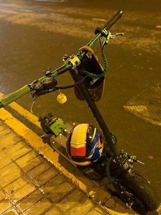 Patinete eléctrico con luces LED Dualtron