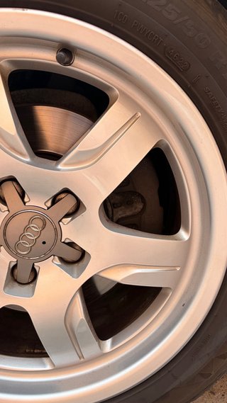 Llanta Audi 17” y neumaticos 7,5J x 17 ET 28
