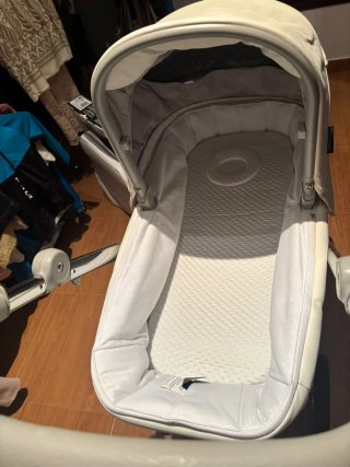 Carro de bebécar capota y silla blanco corcho