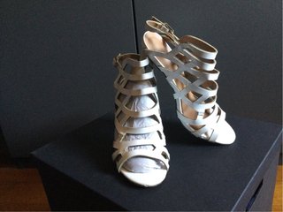 Sandali bianchi in vernice