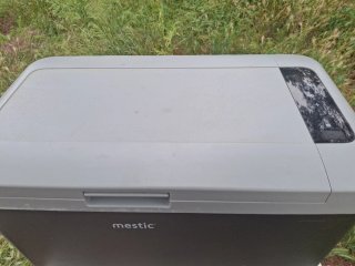 Nevera Mestic 12V Autocaravana a compresor congela
