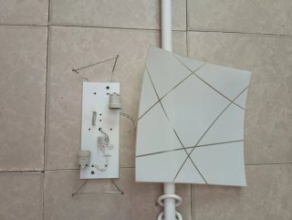 Barra cortina madera y plafón cristal más otro