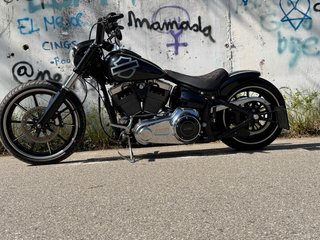 Harley Davidson Breakout 103 Negra