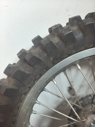 Llantas y neumáticos KLX 140 a estrenar