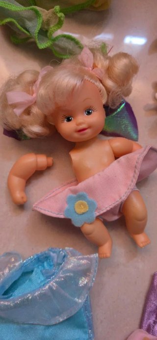 Lotto vestiti e accessori Barbie
