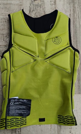 Giubbotto di protezione per wingfoil, kite, wakeboard e windsurf