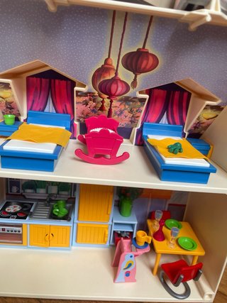 Casa Playmobil con giardino e figure