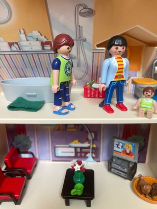 Casa Playmobil con giardino e figure