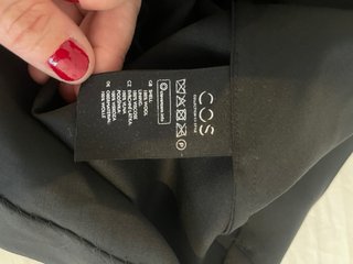 Vestido COS midi negro T.34