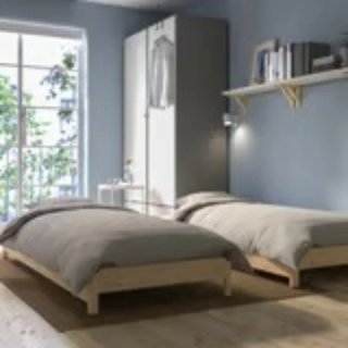 Cama apilable Utaker, sin colchones.