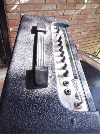 Hughes & Kettner Blue 30 R Amplificador Guitarra