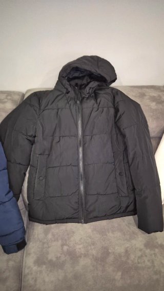 4 Chaquetas (Negra, Azul, Blanca)