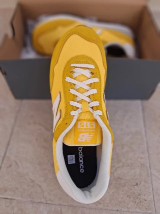 Sneakers New Balance Gialle Taglia 43