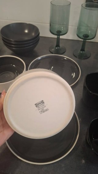 Lote Vajilla Ikea Negra y Transparente