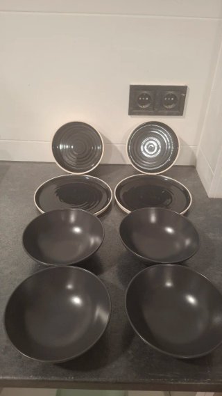 Lote Vajilla Ikea Negra y Transparente