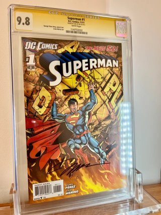 Cómic gradeado CGC 9.8 y Firmado - Superman 1 2011
