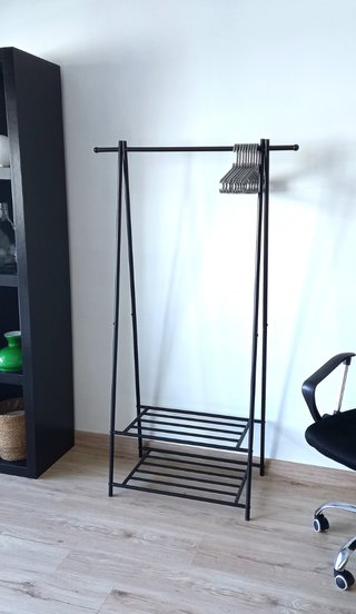 TRES PIEZAS, SILLA, BURRA, ESTANTERIA